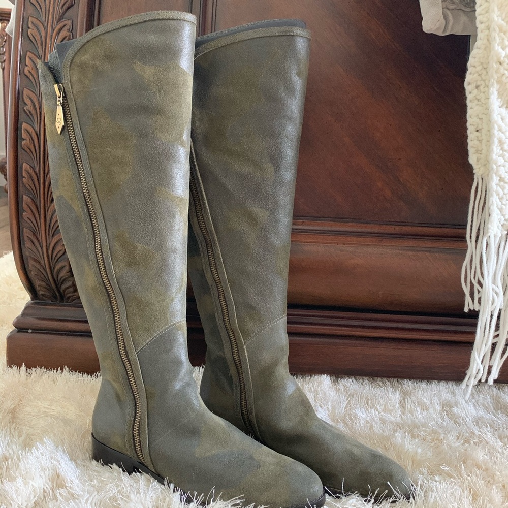 Donald J Pliner Leather Boots